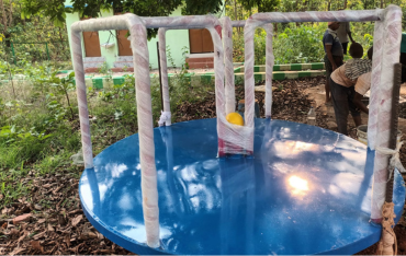 STANDING MERRY GO ROUND