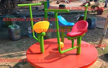 SITTING MERRY GO ROUND